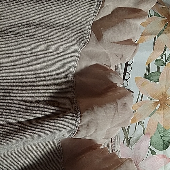 DAISY FUENTES ROBBED KNIT TANK TOP - Picture 3 of 3